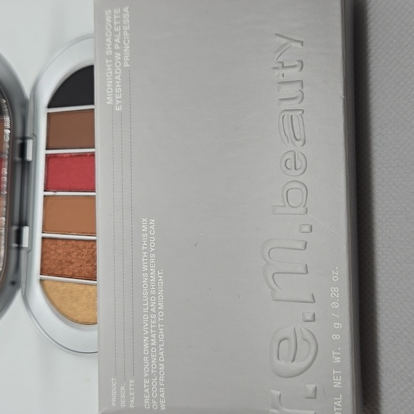 R.E.M. Beauty Glam Eyeshadow Palette - Picture 3 of 3